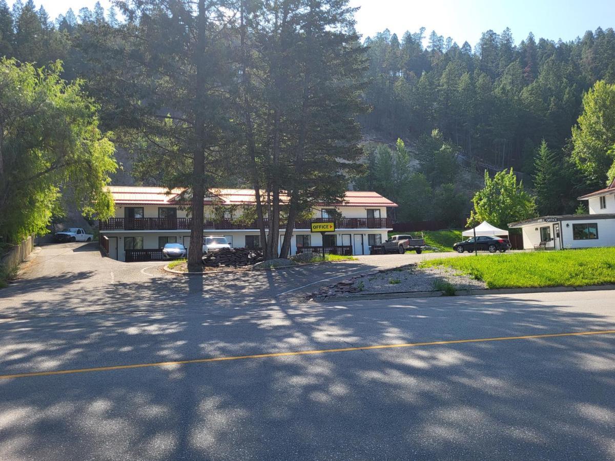 Alpen Motel Radium Hot Springs Exterior foto