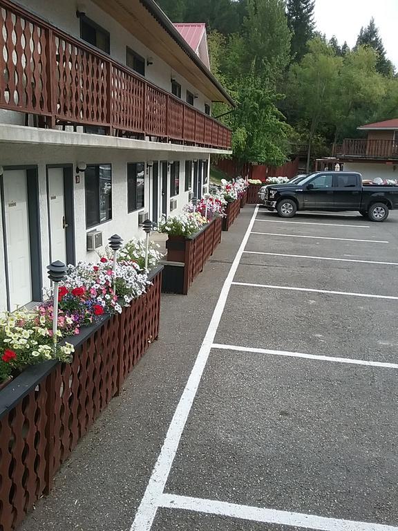 Alpen Motel Radium Hot Springs Exterior foto