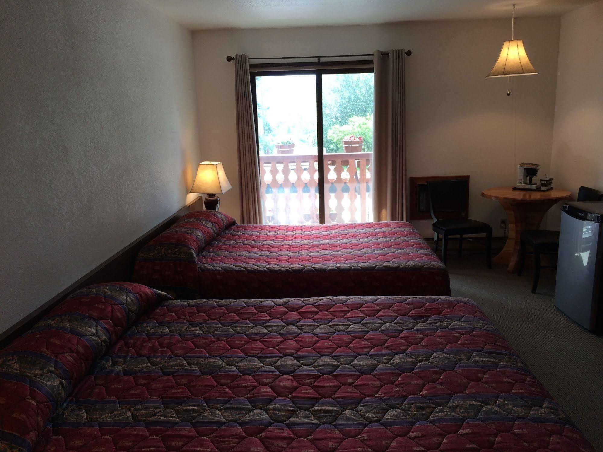 Alpen Motel Radium Hot Springs Exterior foto